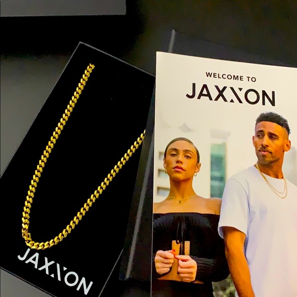 “The Cuban” chain